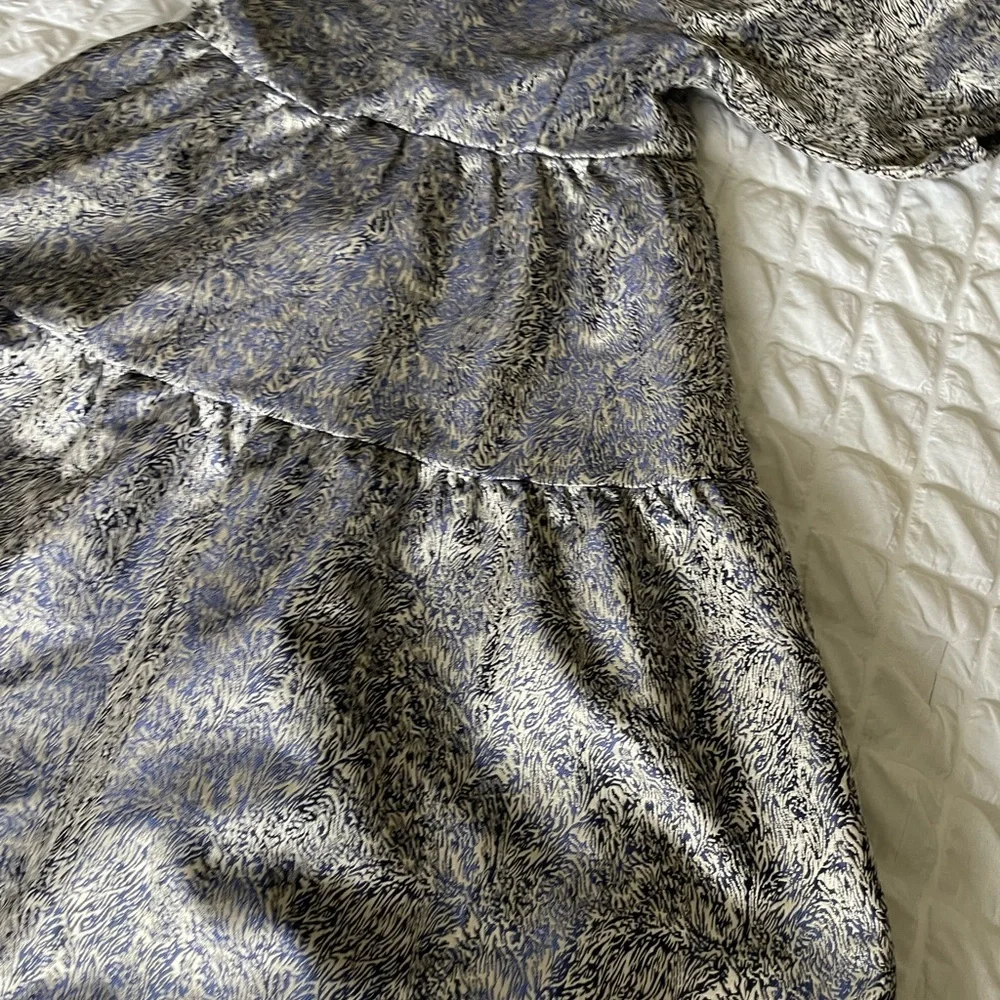 Moon River Gray Puff Sleeve Babydoll Mini Dress - Picture 6 of 11